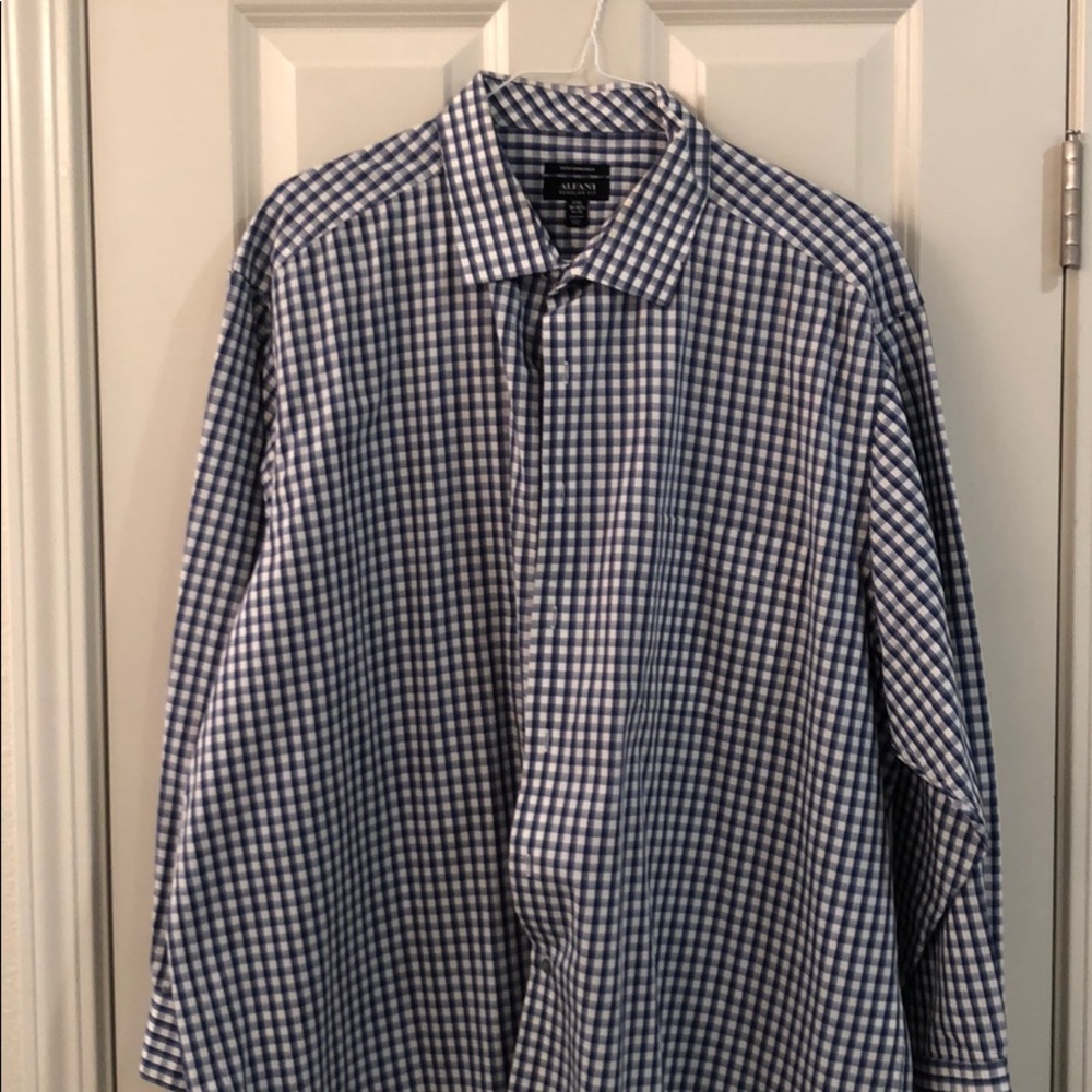 Men’s button up dress shirt